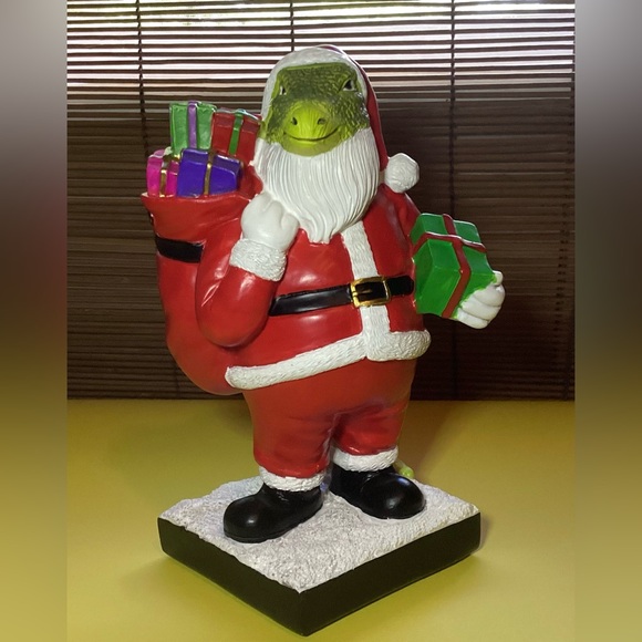 Universe Of Dinosaurs Santa Figurine - Picture 2 of 12